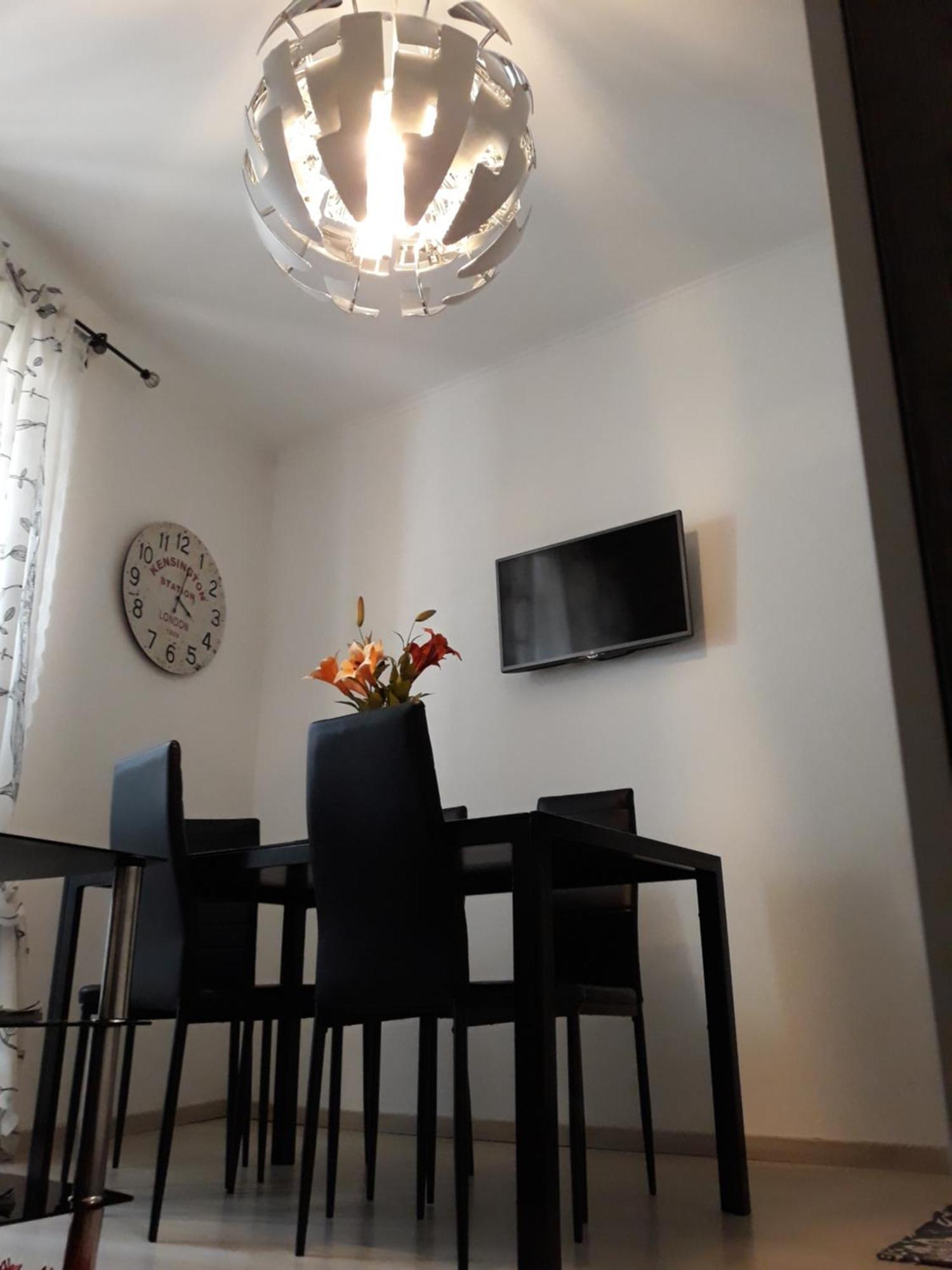 Apartments Paris อูมัค ภายนอก รูปภาพ